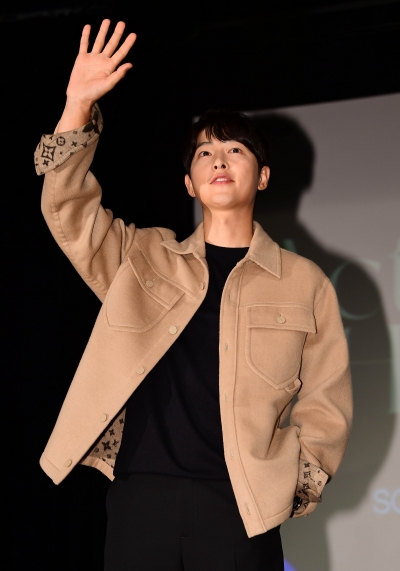 [TEN포토] 송중기 '손남신의 인사'