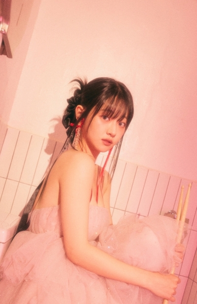 QWER Chodan, debut profile image revealed