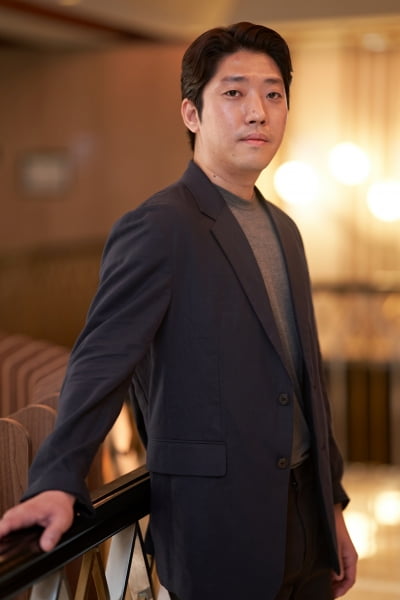 'Hwaran' director Kim Chang-hoon, "I had a nightmare about Song Joong-ki's casting being overturned"