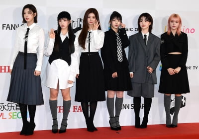 [TEN포토] 엔믹스 '레드카펫을 꽃밭으로'