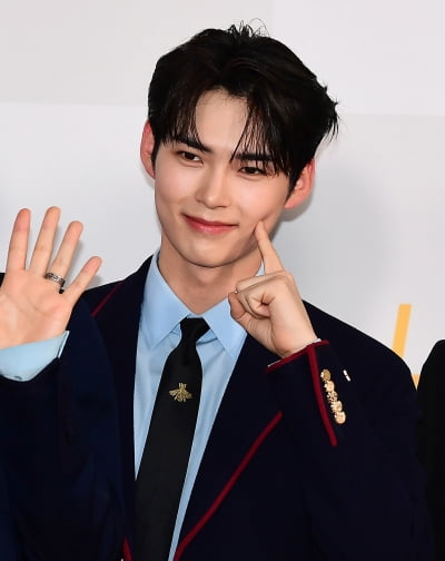 [TEN포토] 제로베이스원 성한빈 '상큼 발랄'