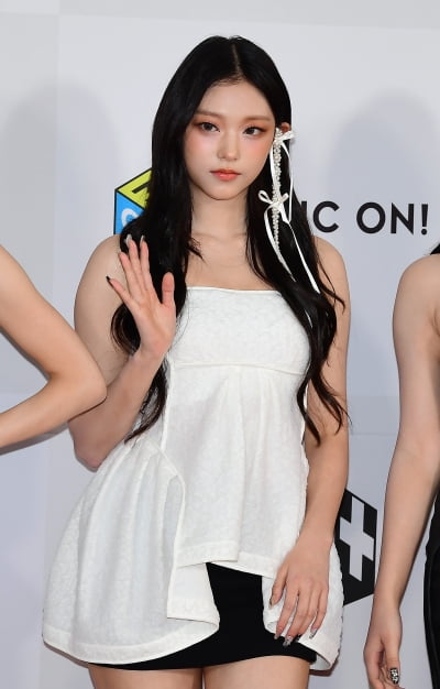 [TEN포토] 뉴진스 해린 '저장을 부르는 우아美'