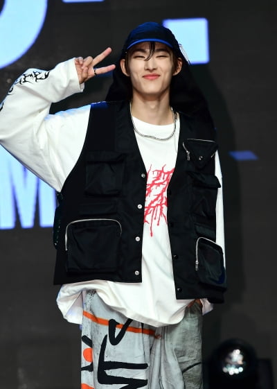 [TEN포토] 82MAJOR 윤예찬 '귀엽게 브이'