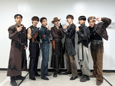 에이티즈, '2023 더팩트 뮤직 어워즈'서 '올해의 아티스트상' 수상 쾌거
