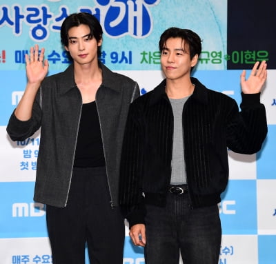 [TEN포토] 차은우-이현우 '훈훈한 브로맨스'