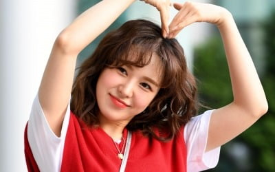 레드벨벳 웬디, 함께 억새축제를 가고 싶은 여자 가수 1위·에스파 카리나 2위[TEN차트]