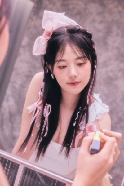 Group QWER Hina profile released