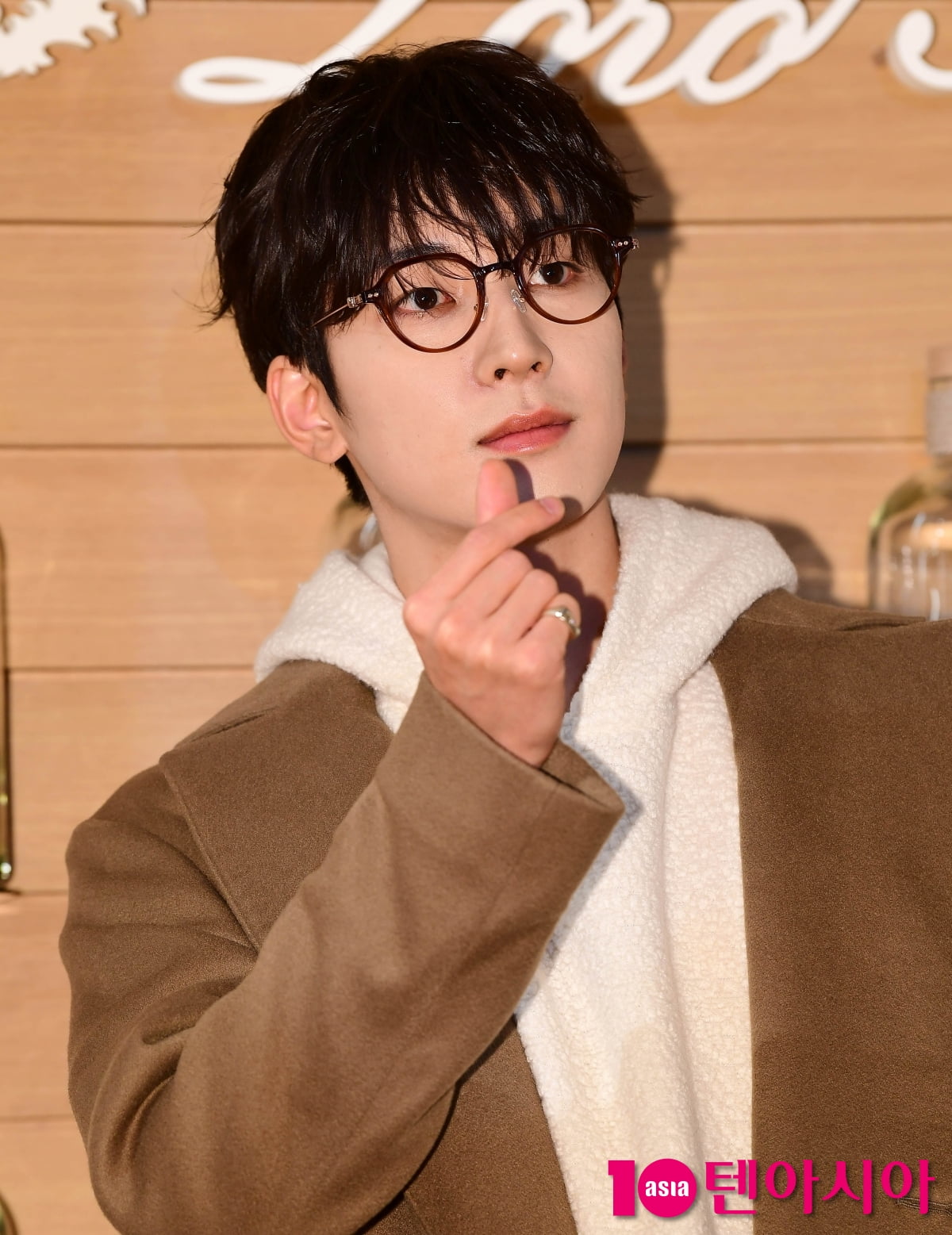 [TEN포토] 세븐틴 원우 '치명적인 하트'
