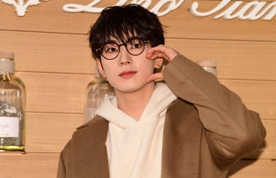 [TEN포토] 세븐틴 원우 '러블리 하트'