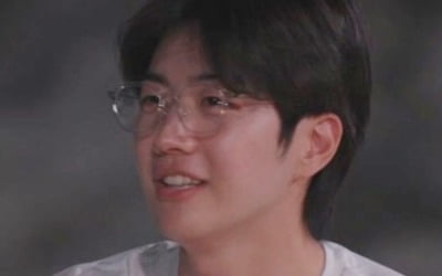 '막내' 강훈, 꽁꽁 숨겨둔 속마음 고백 "울다가 본 장혁, 잘생겨서 놀랐다"('택배는 몽골몽골')