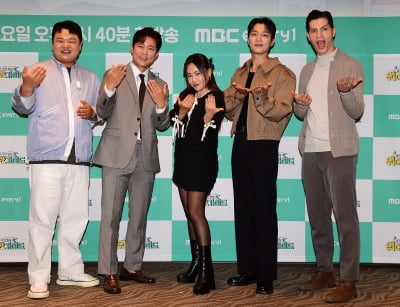 [TEN포토]김대호-고규필-윤두준-조현아-알베르토 몬디 '위대한 가이드 기대하세요'