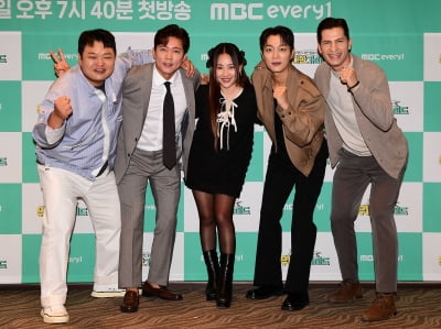 [TEN포토]김대호-고규필-윤두준-조현아-알베르토 몬디 '이탈리아 여행 다녀왔어요'