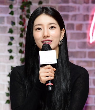 [TEN포토] 수지 "수중신과 담배신 새로운 도전이었다"