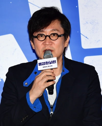 [TEN포토] 박진표 감독 "이준역 악역 폼 미쳤다 인정"