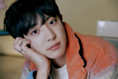 EXO, Baekhyun, Chen, D.O., support Chanyeol's solo song