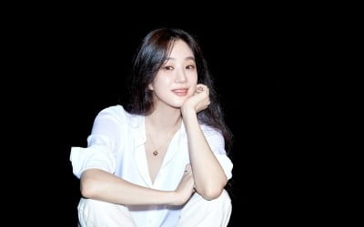 [공식] 정려원, 드라마 시리즈 '졸업' 출연 확정…위하준과 로맨스 호흡