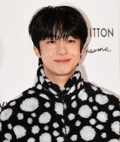 [전문] 몬스타엑스 형원, 11월 14일 입대 "아쉽기보다 후련한 마음"