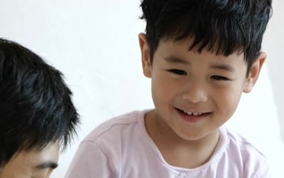 Jang Shin-young and Kang Gyeong-jun have a son and a younger sister