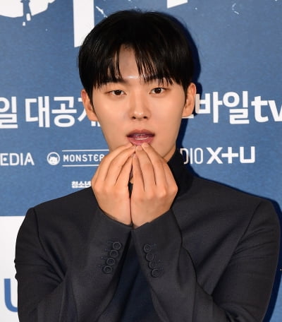 [TEN포토] 최현욱 '담배꽁초 아웃'