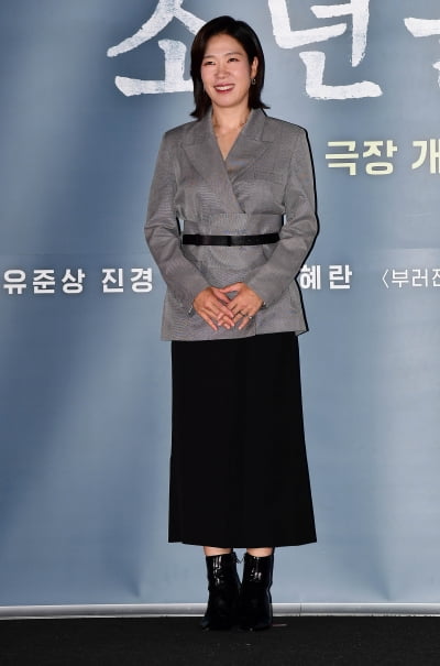 [TEN포토] 염혜란 '다소곳하게 두 손 모으고'