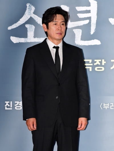 [TEN포토] 설경구 '카리스마 넘치는 형사'