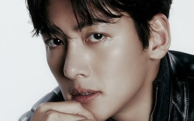 지창욱 "무드·수위 짙었던 비비와 키스신, 당하는 입장이라 평소보다 편했죠"[인터뷰②]