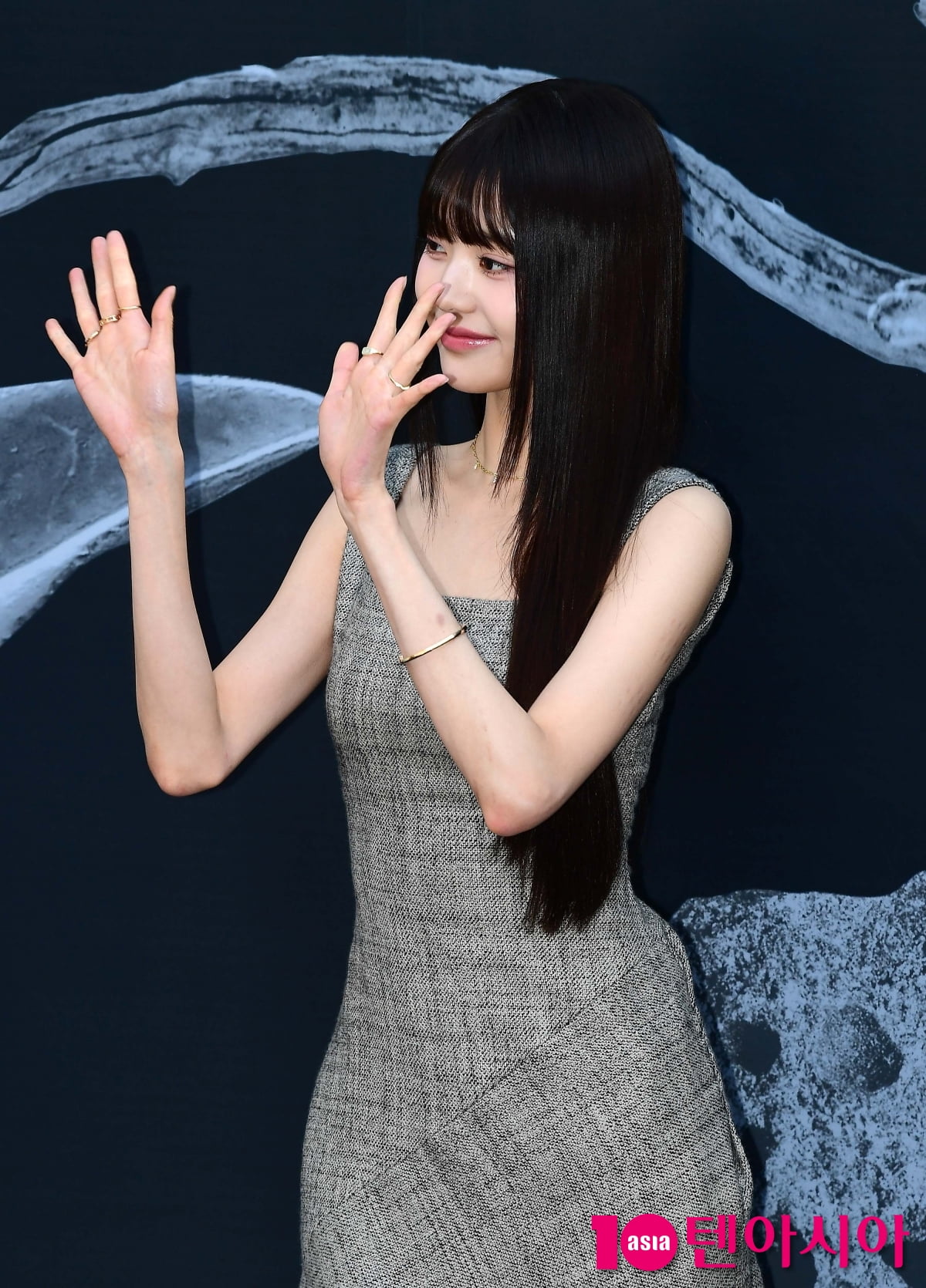  장원영 '혼자여도 꽉 찬 존재감...예쁜게 체질'[TEN포토+]