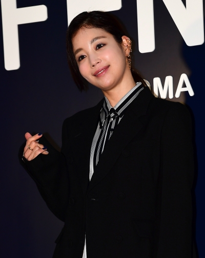 [TEN포토] 기은세 '청아한 하트'