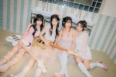 Group QWER collaborates with dessert brand