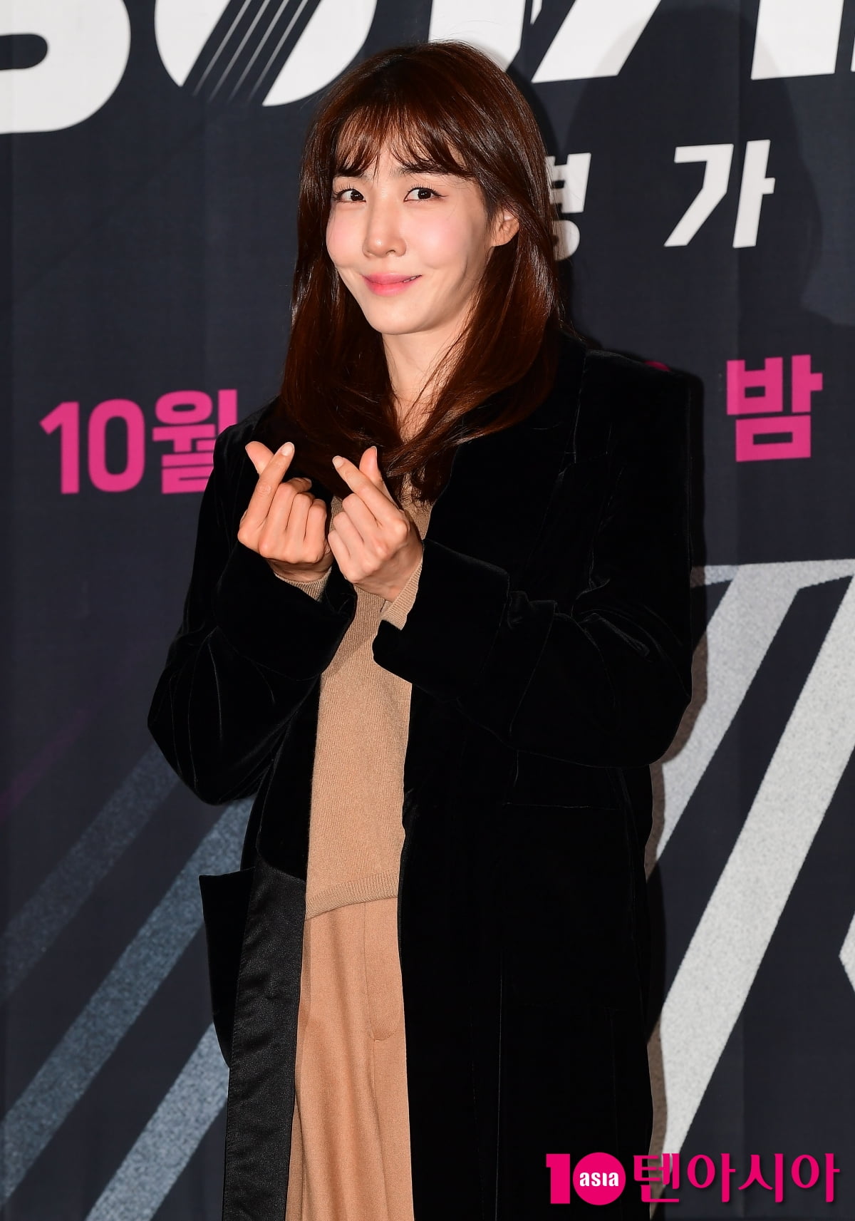 [TEN포토] 김이나 '싱어게인3 사랑해주세요'