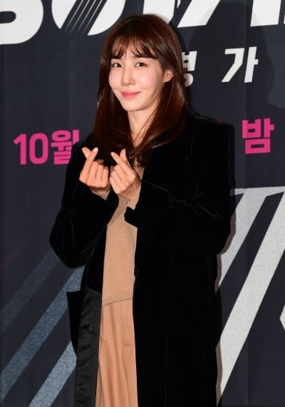 [TEN포토] 김이나 '싱어게인3 사랑해주세요'
