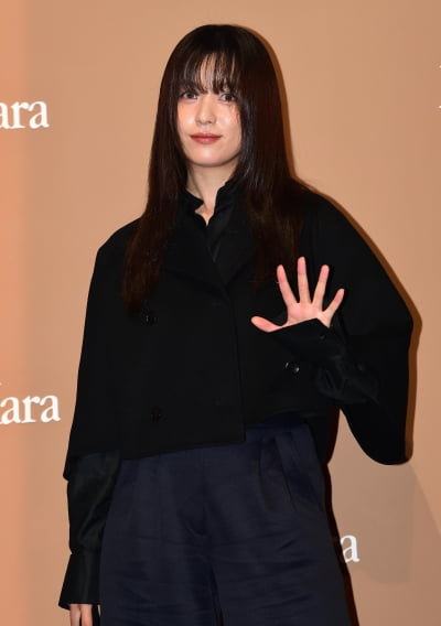 Han Hyo-joo, unique atmosphere... pure beauty