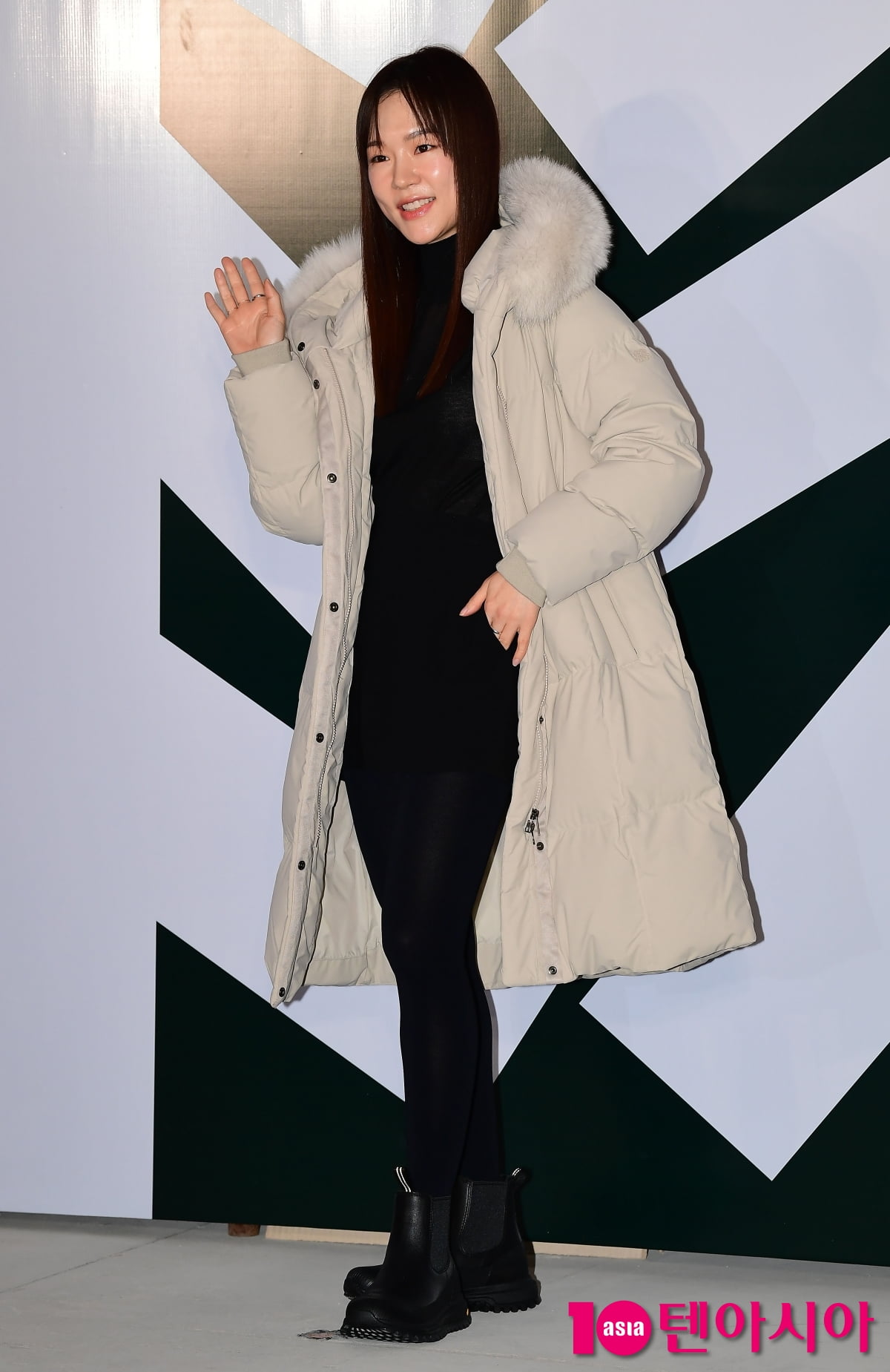 [TEN포토] 한예리 '롱패딩으로 멋부리고'