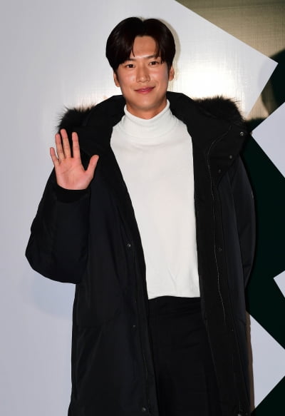 [TEN포토] 나인우 '촉촉한 눈빛'