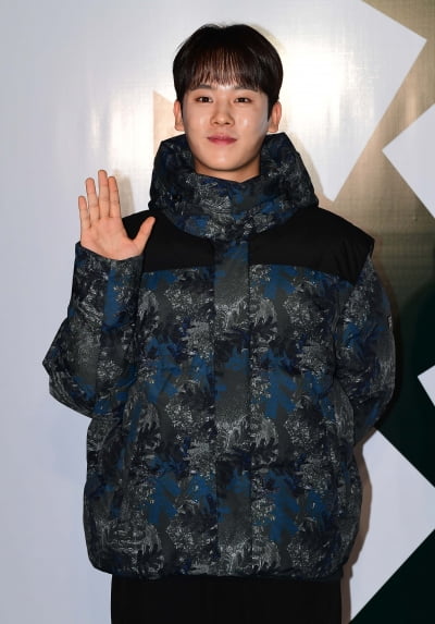 Lee Jung-ha, Bongseok is flying...pure flower smile
