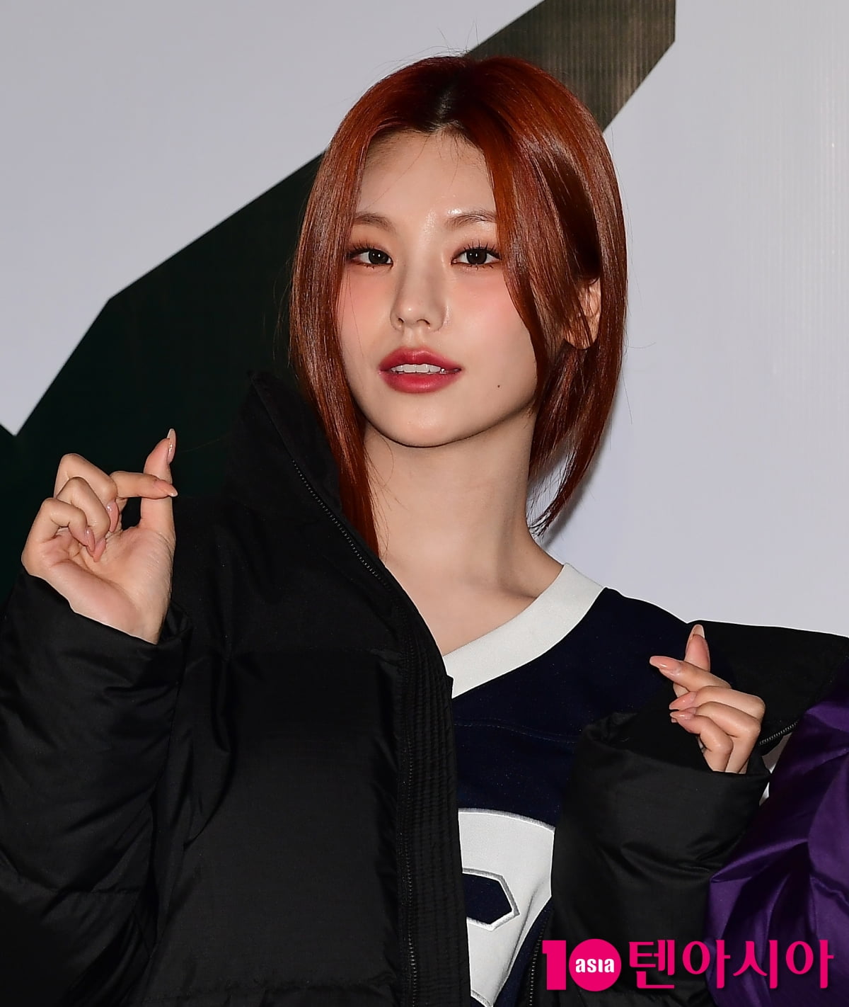 [TEN포토] 있지 예지 '깜찍 하트'
