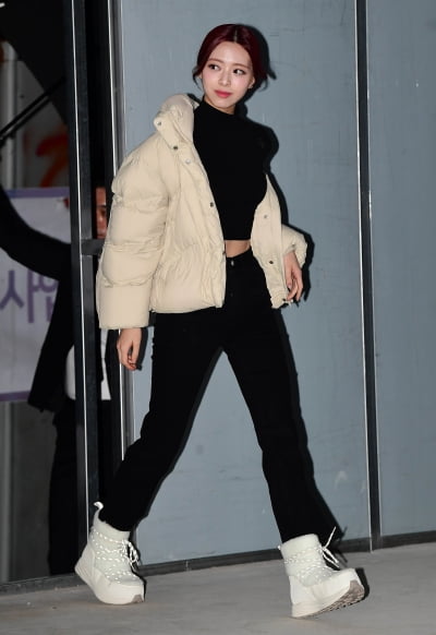 [TEN포토] 있지 유나 '시선도 패션도 깔끔'