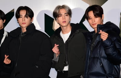 [TEN포토] 더보이즈 현재-영훈-주연 '순정만화 주인공처럼'