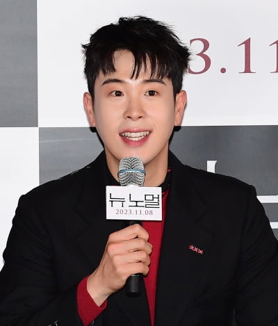 [TEN포토] 표지훈 '전역후 같이 홍보할수 있어서 행복하다'