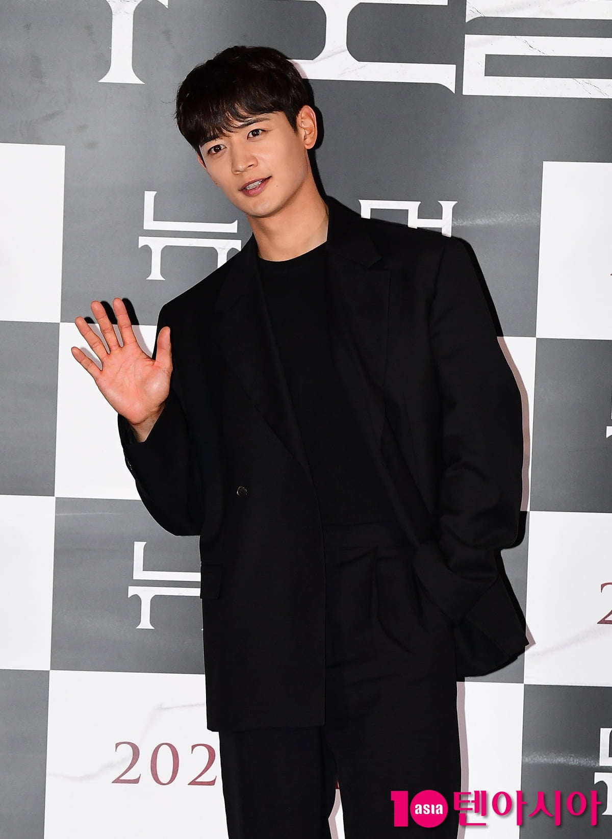 [TEN포토] 최민호 '여심 사로잡을 댄디남'