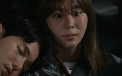 U-ie and Hajun's skinship was captured in a taxi they were riding in after a drinking date.