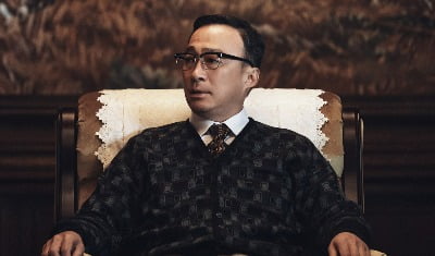 Actor Lee Sung-min's overwhelming charisma in the movie '12.12: THE DAY'