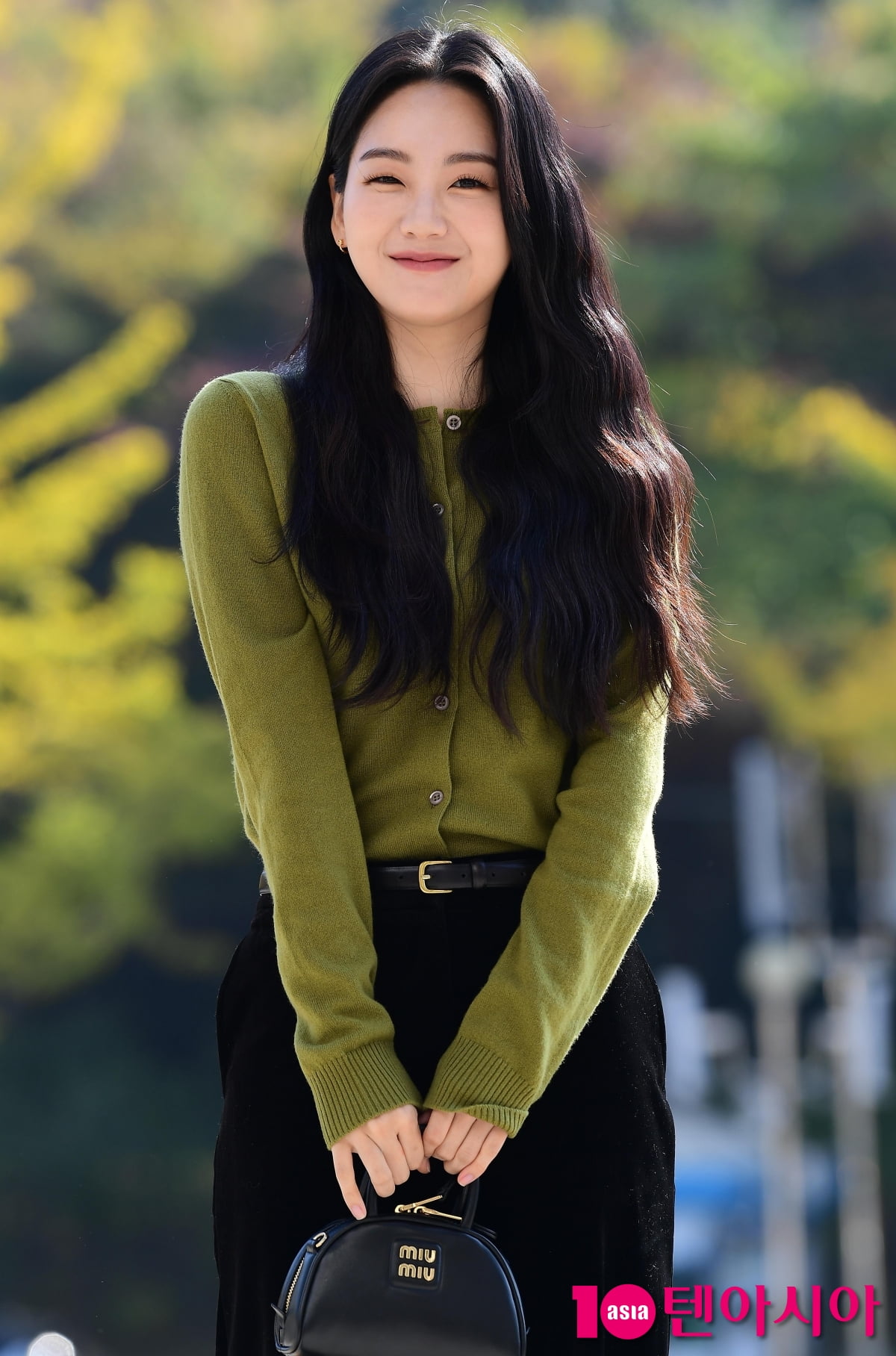 [TEN포토]조이현 '가을햇살에 더해진 이쁨'