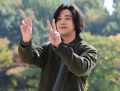 [TEN포토]로운 '귀엽게 브이'