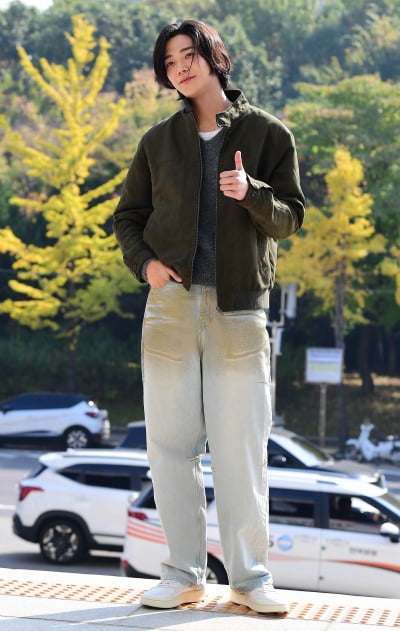 [TEN포토]로운 '혼례대첩 엄지척'