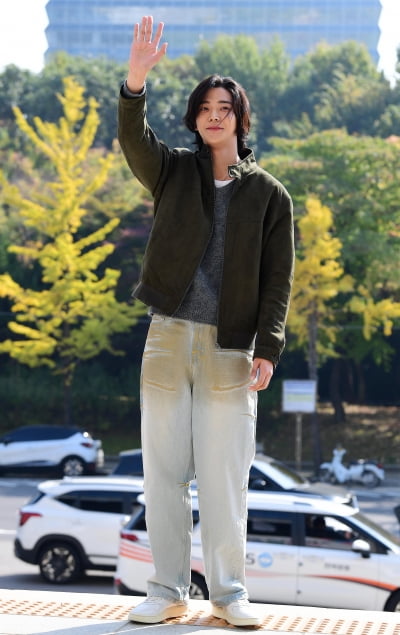[TEN포토]로운 '생방송 라디오에서 만나요'