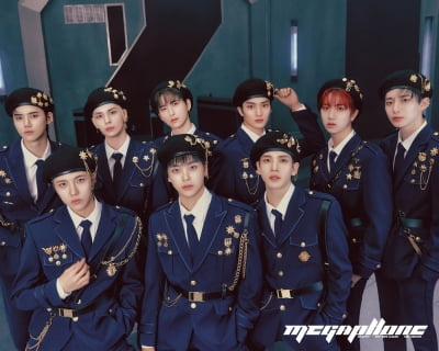 CRAVITY unveils ‘MEGAPHONE’ concept photo