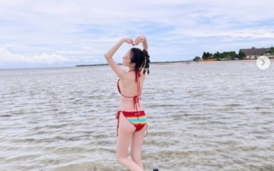 Sandara Park's first update on 'Gyemyonyeon' from the beach
