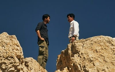 Hwang Jung-min and Hyun Bin 'the point men', overseas location amid coronavirus