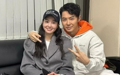 Ryu Yi-seo hugs Jeon Jin closely even in the concert waiting room